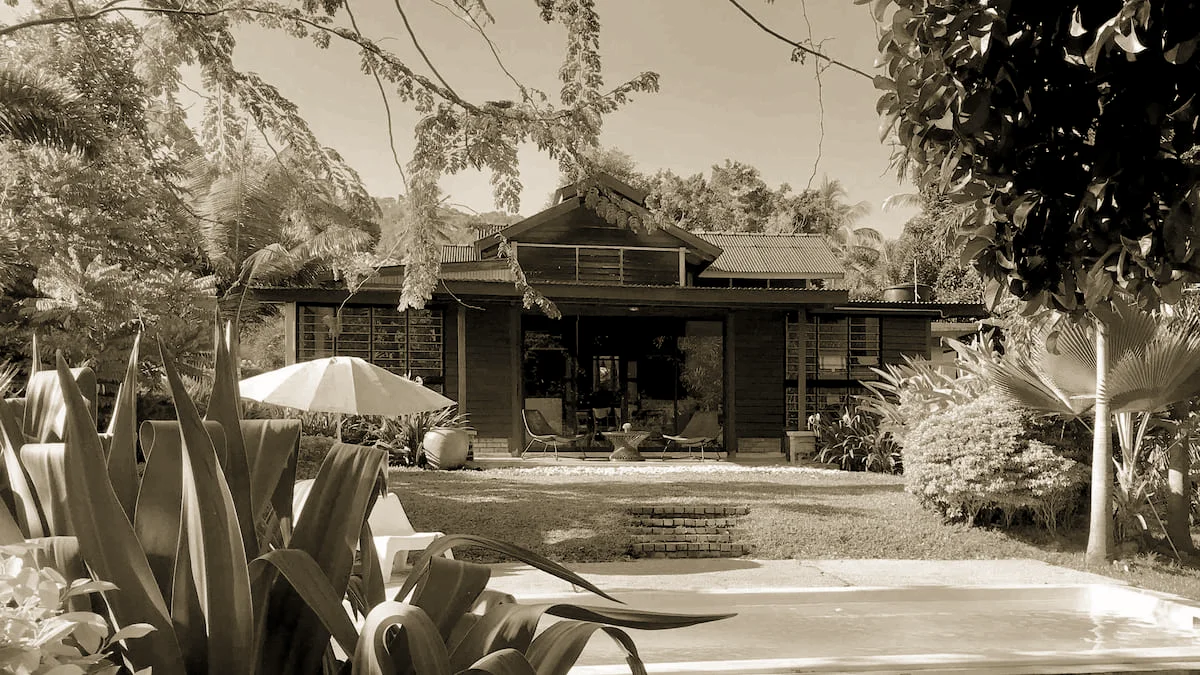 Laman Tamara villa exterior surrounded by greenery