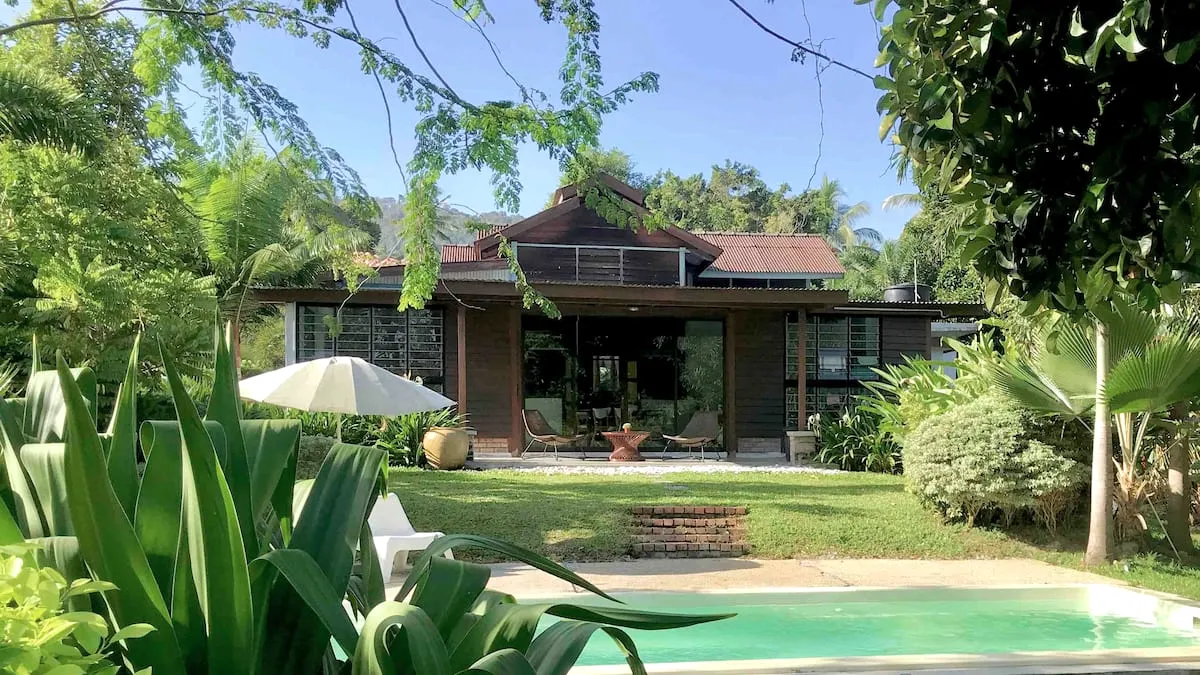 Laman Tamara villa exterior surrounded by greenery